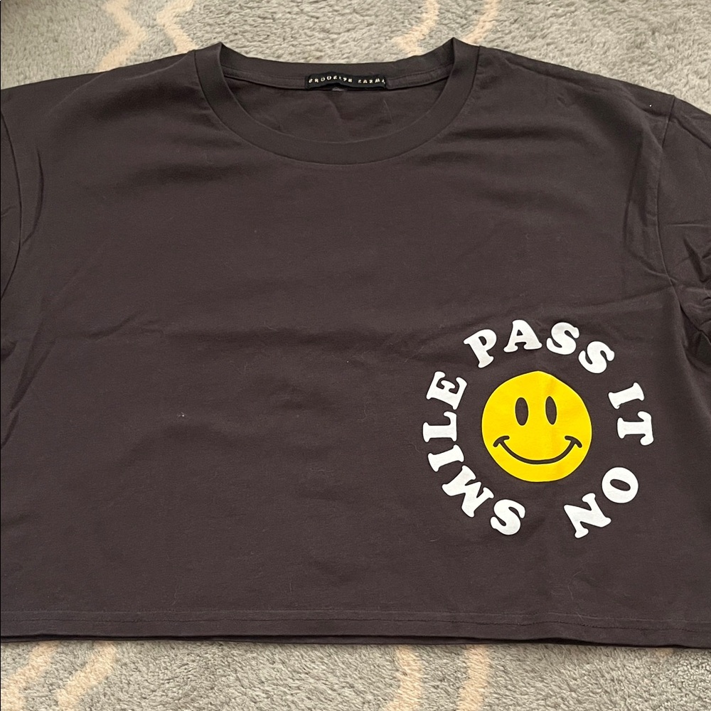 Pass It On Smiley Graphic Crop Tee - Black - Picture 1 of 5